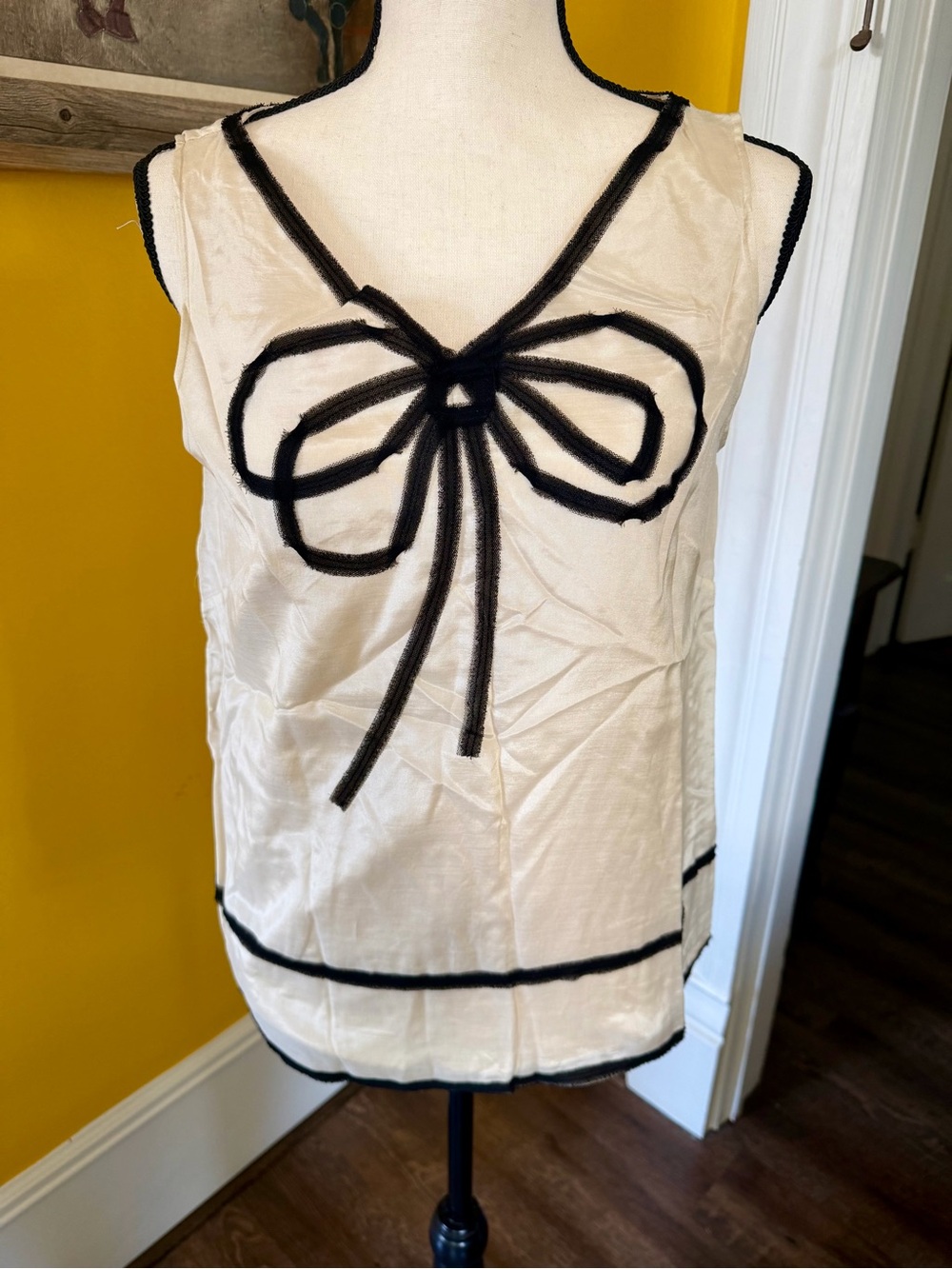 J. Crew Cream Slip with Black Bow Trim, size 8